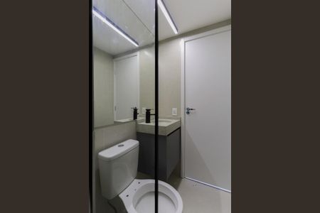 Banheiro de kitnet/studio para alugar com 1 quarto, 26m² em Tucuruvi, São Paulo