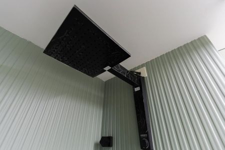 Banheiro de kitnet/studio para alugar com 1 quarto, 26m² em Tucuruvi, São Paulo