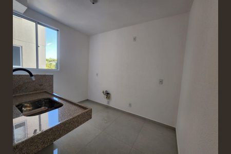 Cozinha de apartamento para alugar com 2 quartos, 46m² em Alvorada, Contagem