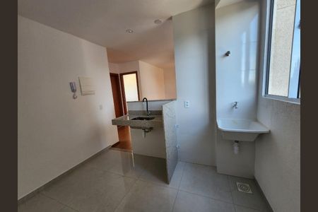 Área de serviço de apartamento para alugar com 2 quartos, 46m² em Alvorada, Contagem