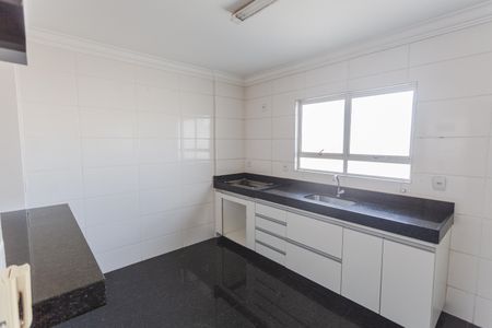 Apartamento para alugar com 191m², 4 quartos e 2 vagas Apartamento para alugar com 191m², 4 quartos e 2 vagasCozinha