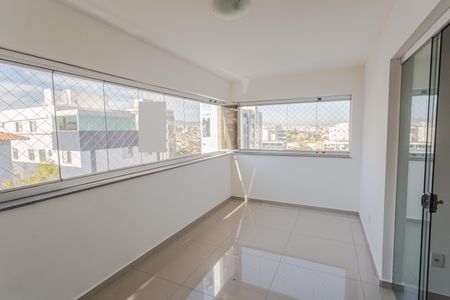 Apartamento para alugar com 191m², 4 quartos e 2 vagas Apartamento para alugar com 191m², 4 quartos e 2 vagasVaranda da sala