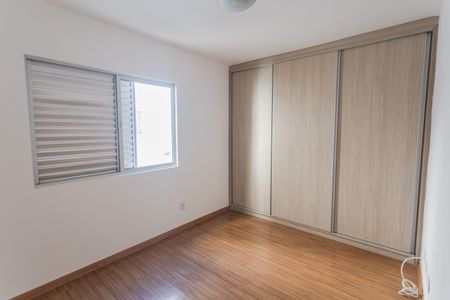 Apartamento para alugar com 191m², 4 quartos e 2 vagas Apartamento para alugar com 191m², 4 quartos e 2 vagasSuíte