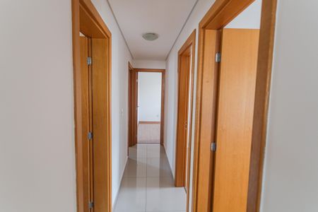 Apartamento para alugar com 191m², 4 quartos e 2 vagas Apartamento para alugar com 191m², 4 quartos e 2 vagasCorredor