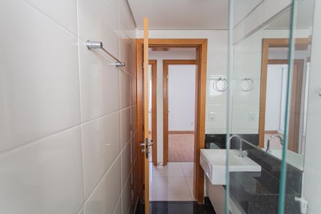 Apartamento para alugar com 191m², 4 quartos e 2 vagas Apartamento para alugar com 191m², 4 quartos e 2 vagasBanheiro Social