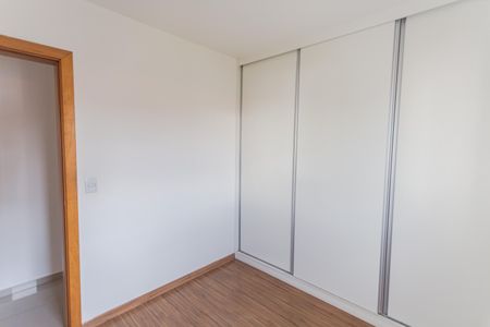 Apartamento para alugar com 191m², 4 quartos e 2 vagas Apartamento para alugar com 191m², 4 quartos e 2 vagasQuarto 2