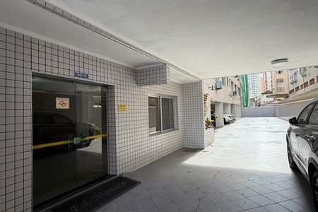 Fachada do bloco de apartamento para alugar com 2 quartos, 50m² em Gonzaga, Santos