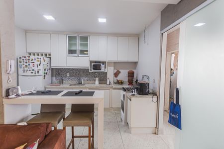 Cozinha de apartamento à venda com 3 quartos, 90m² em Silveira, Belo Horizonte