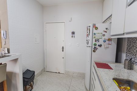 Cozinha de apartamento à venda com 3 quartos, 90m² em Silveira, Belo Horizonte