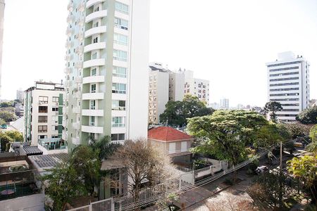Quarto 2 Vista de apartamento para alugar com 3 quartos, 123m² em Petrópolis, Porto Alegre