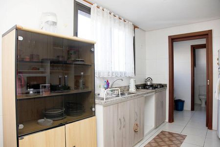 Cozinha + Área de Serviço de apartamento para alugar com 3 quartos, 123m² em Petrópolis, Porto Alegre