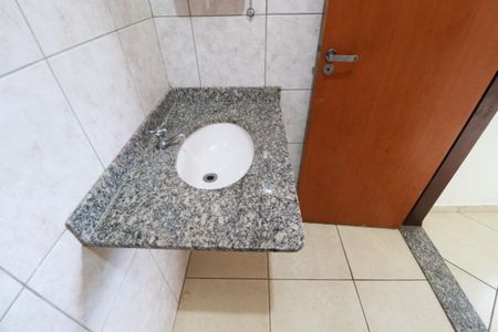 Banheiro  de kitnet/studio para alugar com 1 quarto, 35m² em Vila Virginia, Ribeirão Preto