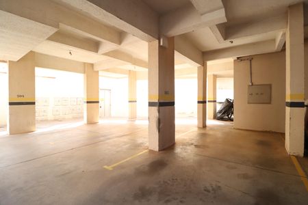 Garagem de apartamento para alugar com 2 quartos, 60m² em Jardim Patricia, Uberlândia