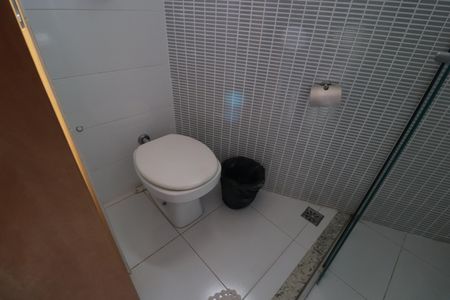 Banheiro do Quarto 2 de apartamento para alugar com 2 quartos, 60m² em Jardim Patricia, Uberlândia