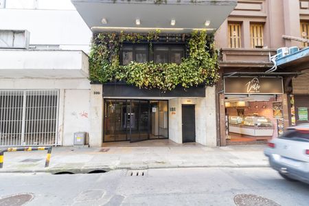 Fachada de kitnet/studio para alugar com 1 quarto, 18m² em Centro Histórico, Porto Alegre