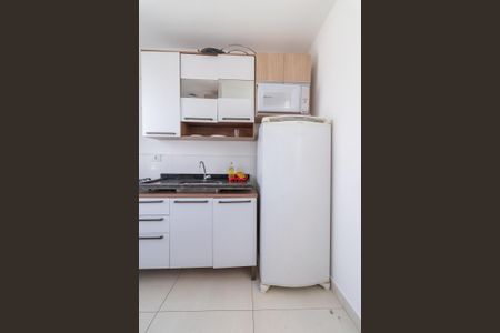 Cozinha de apartamento para alugar com 1 quarto, 32m² em Vila Ré, São Paulo