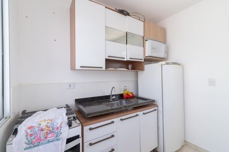 Cozinha de apartamento para alugar com 1 quarto, 32m² em Vila Ré, São Paulo
