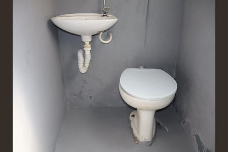 Banheiro Social de casa à venda com 2 quartos, 135m² em Vila Mendes, São Paulo