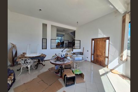 Sala de casa à venda com 3 quartos, 350m² em Camboinhas, Niterói
