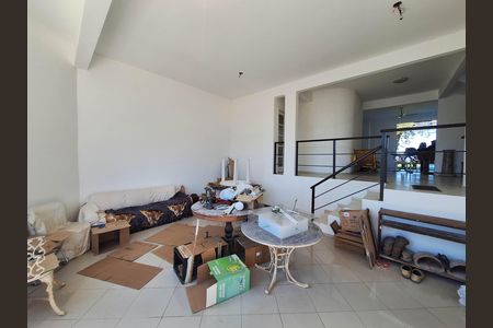 Sala de casa à venda com 3 quartos, 350m² em Camboinhas, Niterói