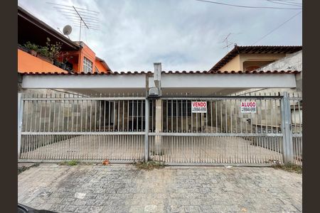 Fachada de casa à venda com 6 quartos, 180m² em Jardim Arpoador, São Paulo