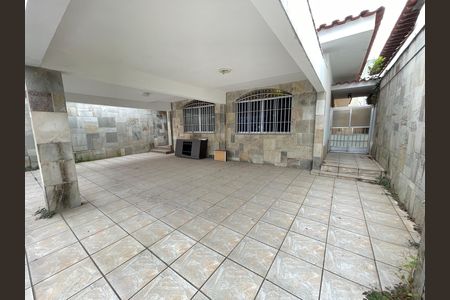 Garagem de casa à venda com 6 quartos, 180m² em Jardim Arpoador, São Paulo