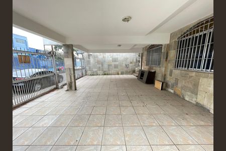 Garagem de casa à venda com 6 quartos, 180m² em Jardim Arpoador, São Paulo