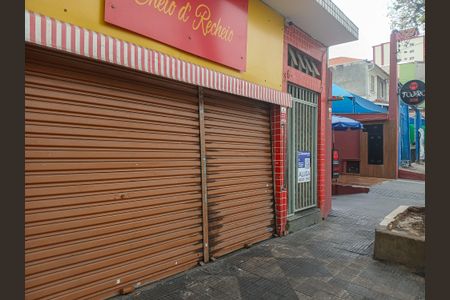 Casa para alugar com 70m², 2 quartos e sem vaga Casa para alugar com 70m², 2 quartos e sem vagaFachada