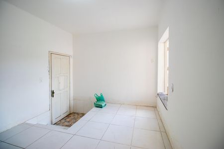 Sala de casa para alugar com 2 quartos, 42m² em Bonsucesso, Rio de Janeiro