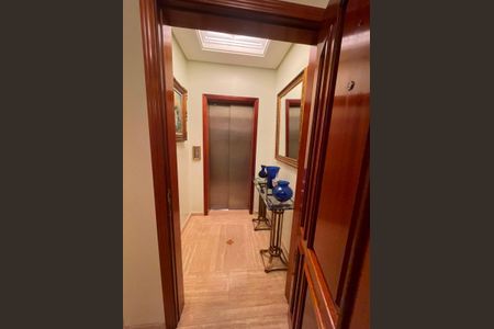 Corredor de apartamento à venda com 4 quartos, 200m² em Planalto Paulista, São Paulo