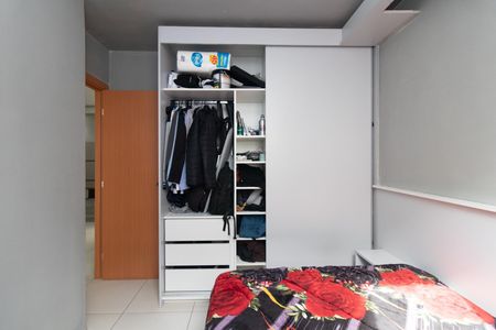 Quarto 1 de apartamento à venda com 2 quartos, 40m² em Vila Nova, Porto Alegre
