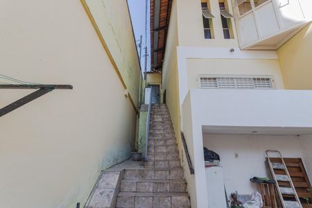 Entrada de casa para alugar com 3 quartos, 70m² em Sagrada Família, Belo Horizonte