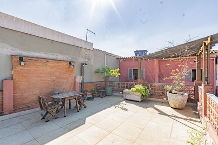 Sacada de casa à venda com 4 quartos, 126m² em Jardim Patente, São Paulo