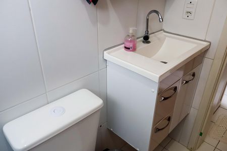 Banheiro de apartamento à venda com 2 quartos, 45m² em Conceicao, Osasco