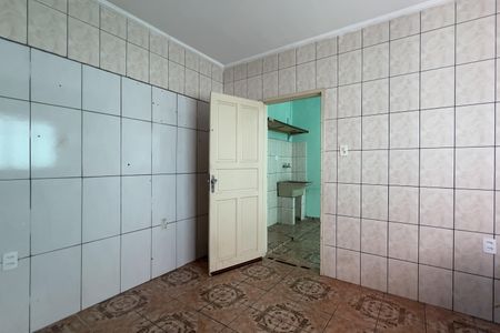 Casa para alugar com 300m², 3 quartos e 2 vagas Casa para alugar com 300m², 3 quartos e 2 vagasCozinha e Área de Serviço