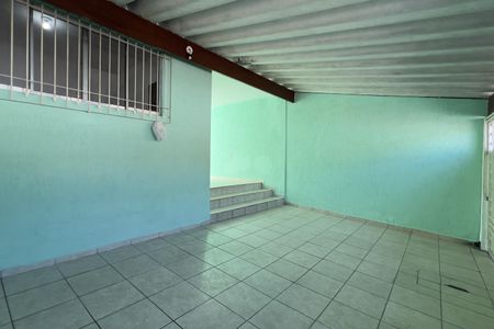 Garagem de casa para alugar com 3 quartos, 300m² em Jardim Pinheiros, Guarulhos