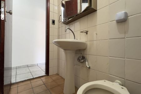Casa para alugar com 300m², 3 quartos e 2 vagas Casa para alugar com 300m², 3 quartos e 2 vagasBanheiro 1