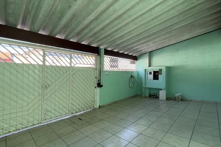 Garagem de casa para alugar com 3 quartos, 300m² em Jardim Pinheiros, Guarulhos