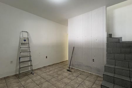 Casa para alugar com 300m², 3 quartos e 2 vagas Casa para alugar com 300m², 3 quartos e 2 vagasSala