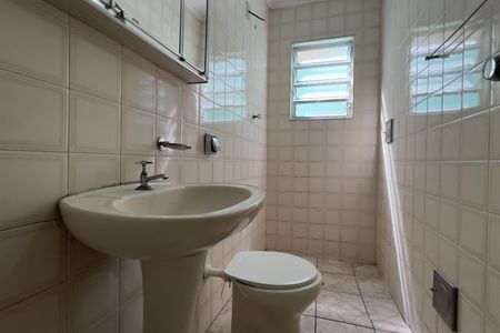 Casa para alugar com 300m², 3 quartos e 2 vagas Casa para alugar com 300m², 3 quartos e 2 vagasBanheiro 2
