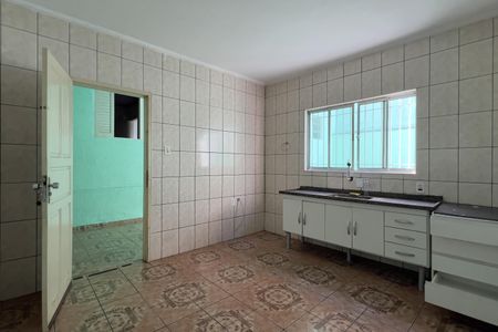 Casa para alugar com 300m², 3 quartos e 2 vagas Casa para alugar com 300m², 3 quartos e 2 vagasCozinha e Área de Serviço