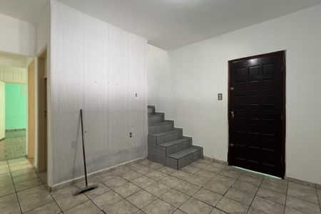 Casa para alugar com 3 quartos, 300m² em Jardim Pinheiros, Guarulhos
