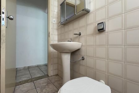 Casa para alugar com 300m², 3 quartos e 2 vagas Casa para alugar com 300m², 3 quartos e 2 vagasBanheiro 2