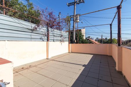 Área externa de casa à venda com 3 quartos, 190m² em Nonoai, Porto Alegre