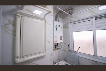 Área de serviço de apartamento para alugar com 2 quartos, 58m² em Vila Ema, São Paulo