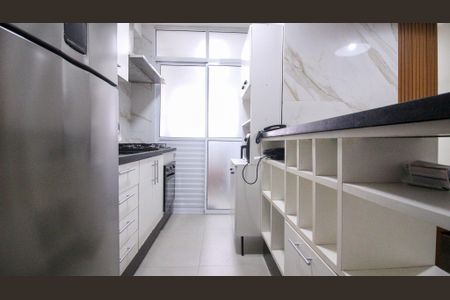 Cozinha de apartamento para alugar com 2 quartos, 58m² em Vila Ema, São Paulo