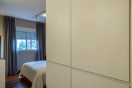 Apartamento à venda com 121m², 2 quartos e 2 vagas Apartamento à venda com 121m², 2 quartos e 2 vagasSuite 01 - Closet