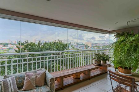 Apartamento à venda com 121m², 2 quartos e 2 vagas Apartamento à venda com 121m², 2 quartos e 2 vagasVaranda