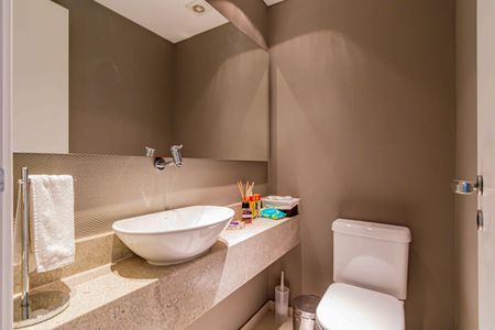 Apartamento à venda com 121m², 2 quartos e 2 vagas Apartamento à venda com 121m², 2 quartos e 2 vagasLavabo