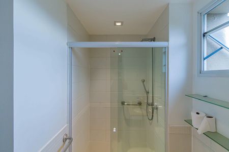 Apartamento à venda com 121m², 2 quartos e 2 vagas Apartamento à venda com 121m², 2 quartos e 2 vagasSuite 02 - Banheiro